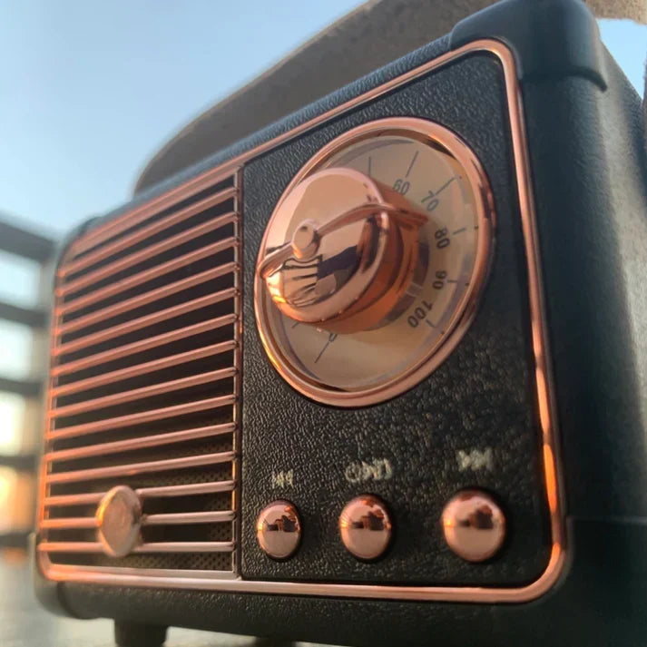 LydBox™ – Kompakt Retro Højtaler