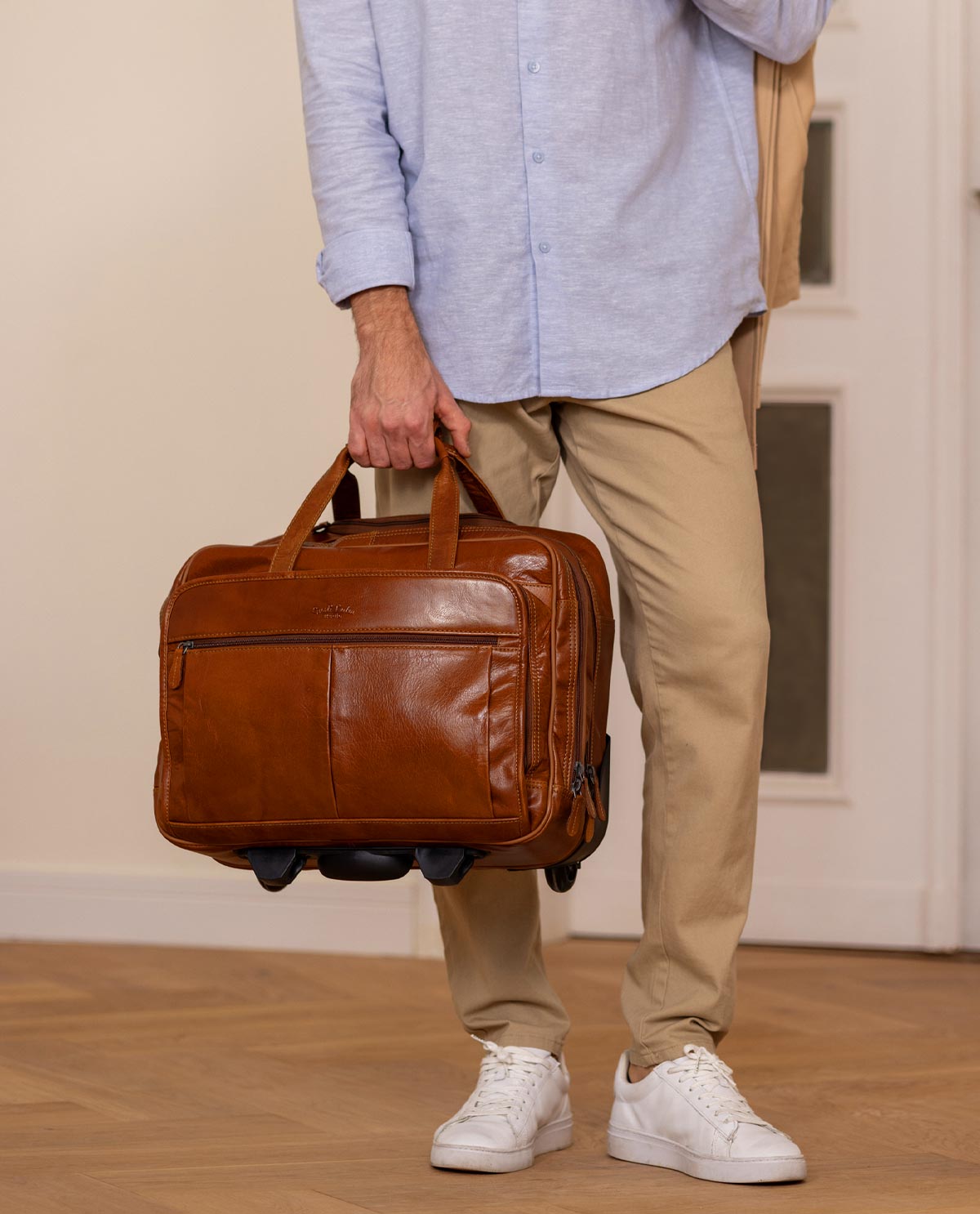 Outlet Trolley