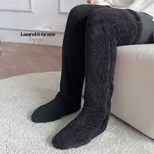 Fluffy Feet – Lange hygge­sokker i blød fleece