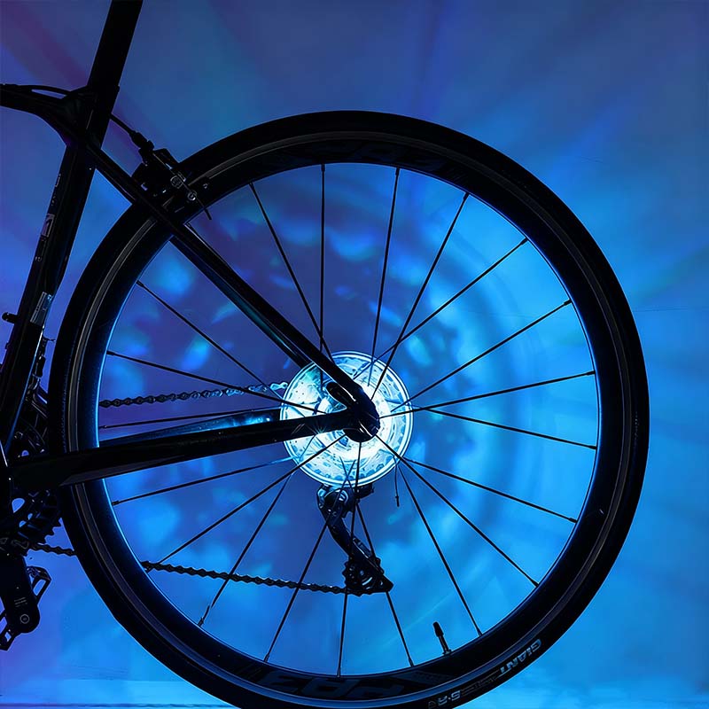 BikeGlød™ – Lovelei RGB cykelhjulslys med bevægelsesLovelei